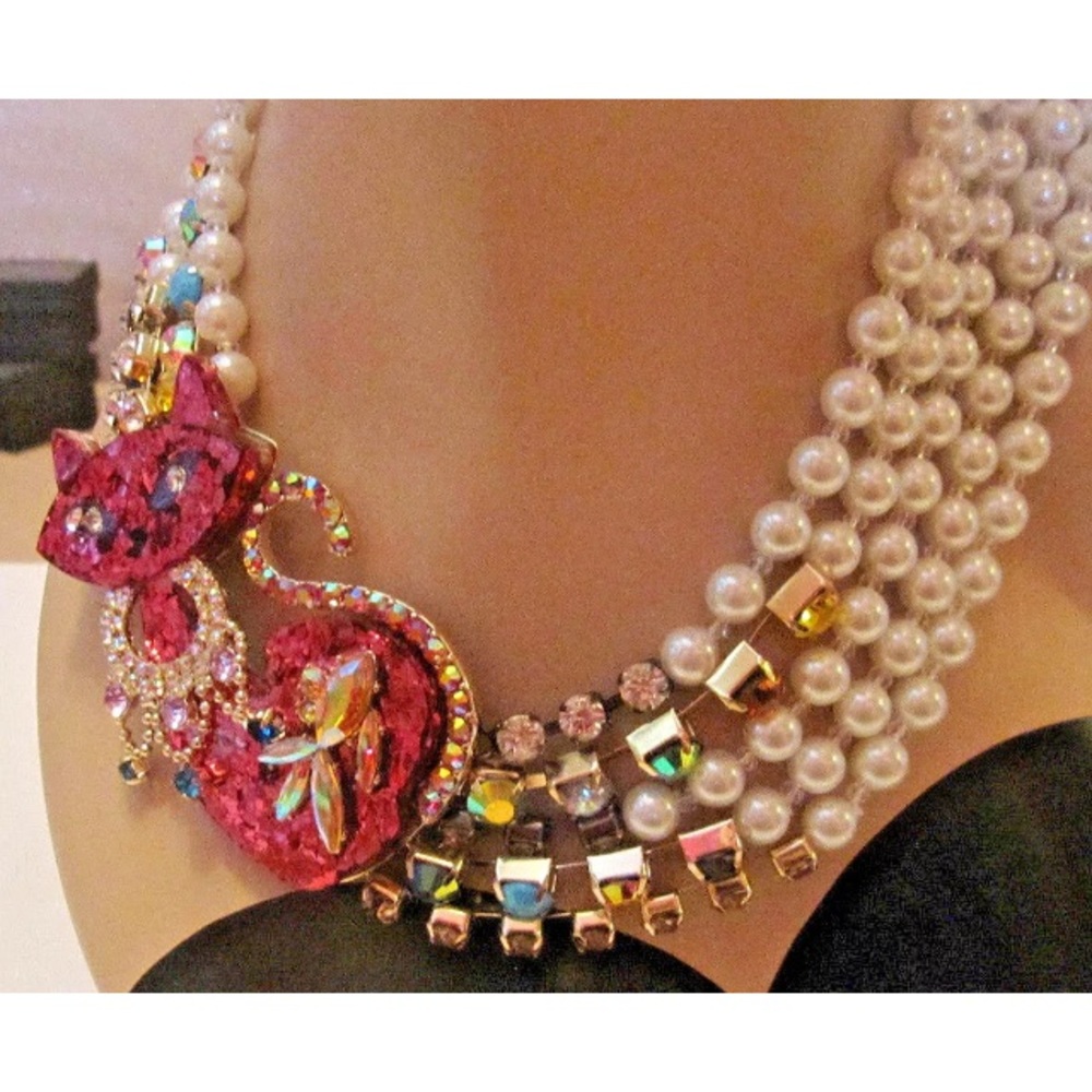 SOLD!!! Betsey Johnson Cat Torsade Necklace NWT - Picture 3 of 6